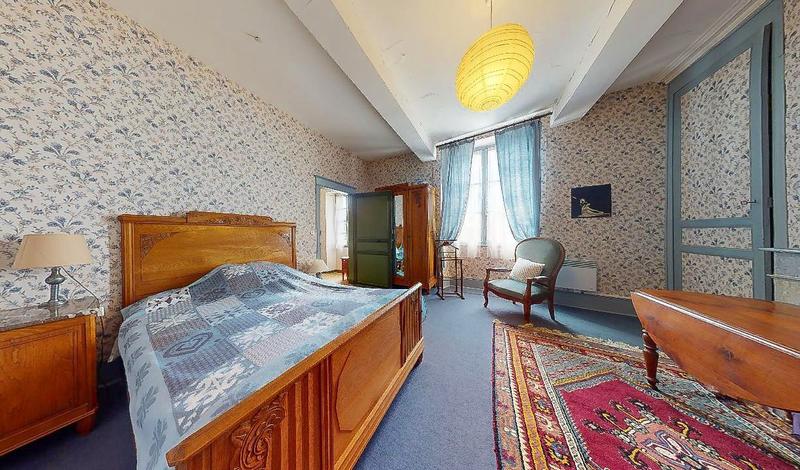 Maison traditionnelle - 315 m² - 12 pièces