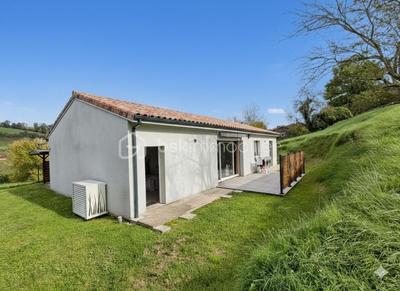 Maison - 80 m² - 4 pièces