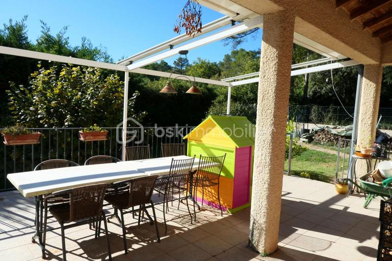 Maison traditionnelle - 107 m² - 5 pièces