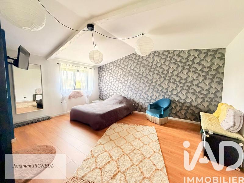 Maison - 220 m² - 7 pièces