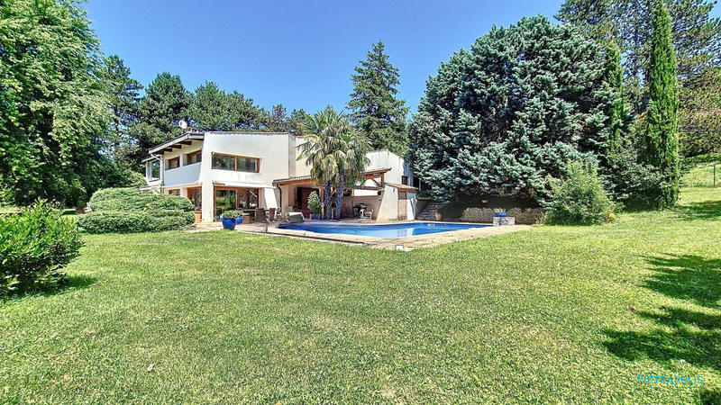 Villa - 265 m² - 7 pièces