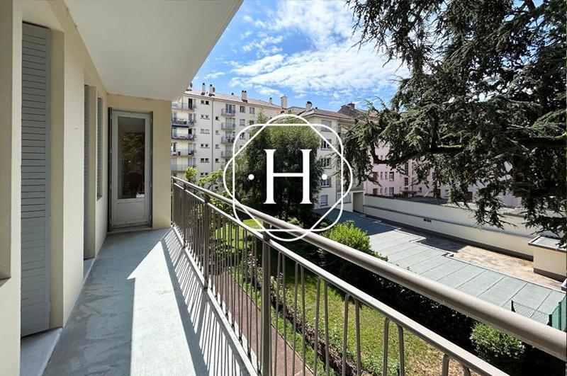 Appartement - 85 m² - 4 pièces