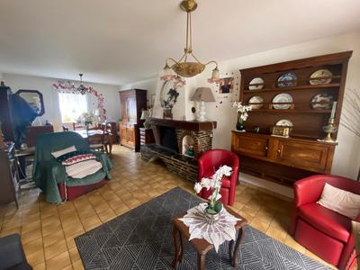 Maison traditionnelle - 113 m² - 7 pièces