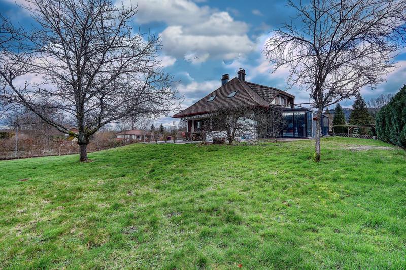 Maison - 265 m² - 10 pièces