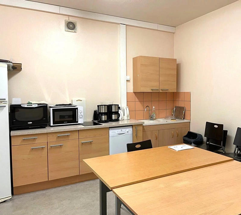 Local d'activités - 2 300 m²