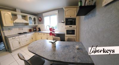 Maison - 167 m² - 9 pièces