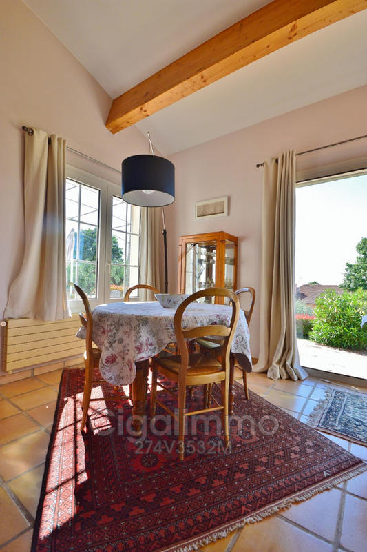Villa - 270 m² - 9 pièces