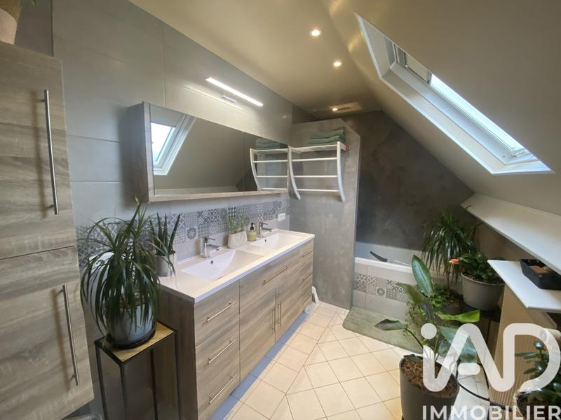 Maison - 98 m² - 5 pièces