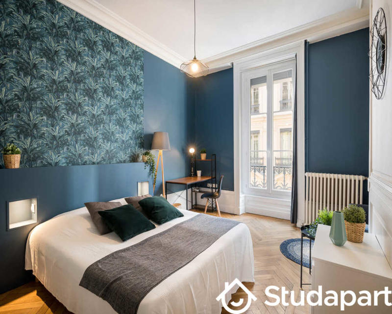 Chambre - 250 m² - 1 pièce