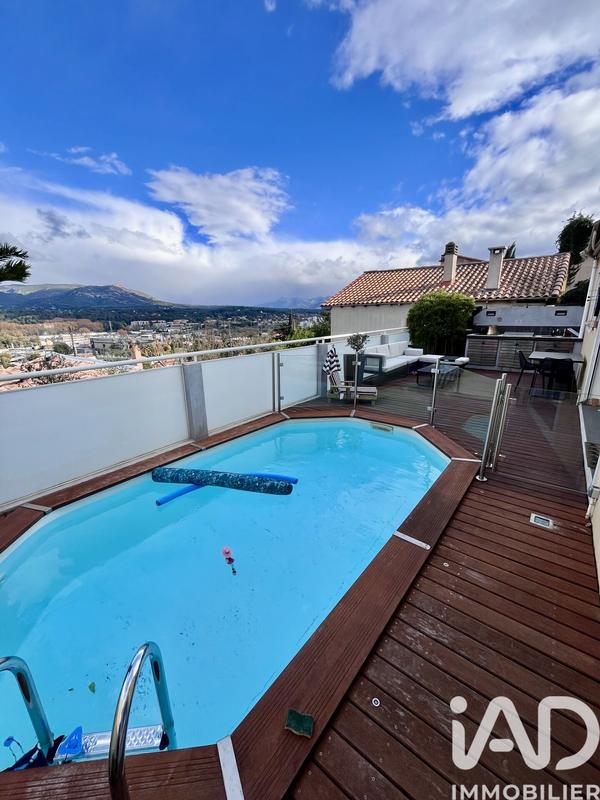 Maison - 120 m² - 5 pièces