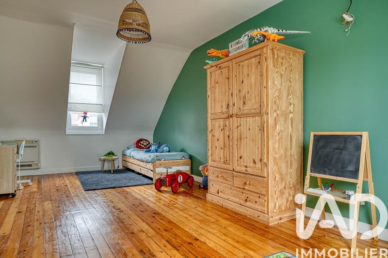 Maison - 180 m² - 8 pièces