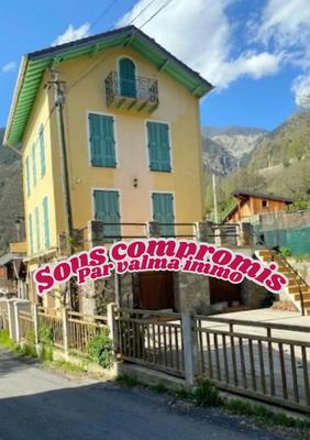 Maison de village - 204 m² - 8 pièces