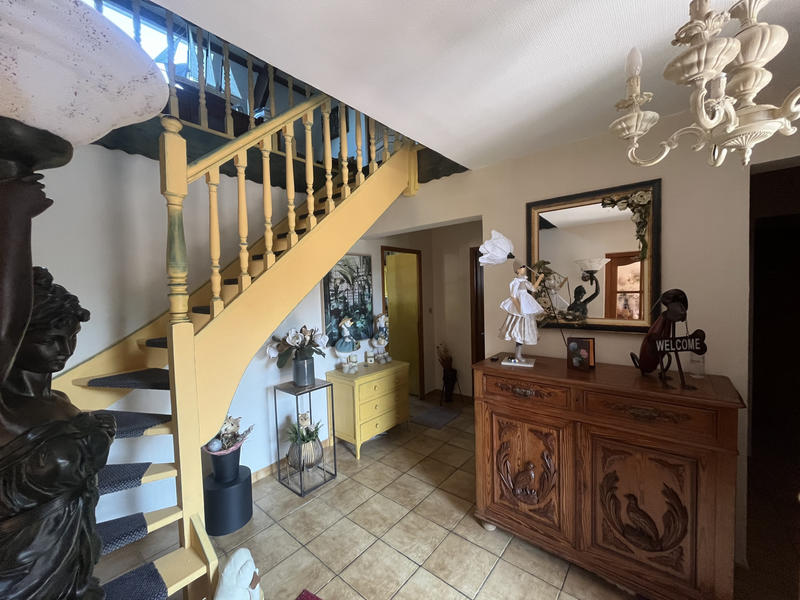 Maison - 163 m² - 8 pièces
