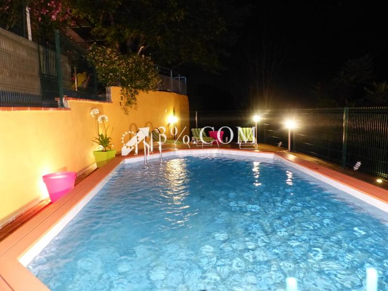 Maison - 300 m² - 7 pièces