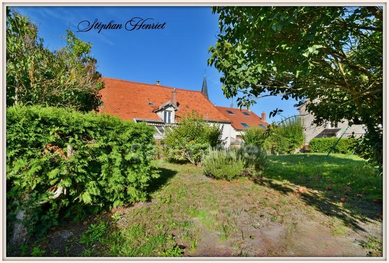 Maison de village - 270 m² - 8 pièces