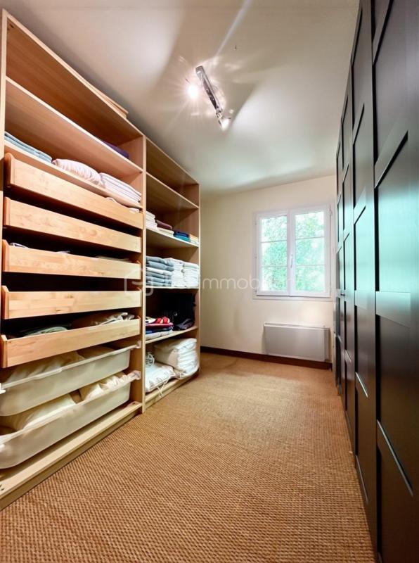 Villa - 433 m² - 12 pièces