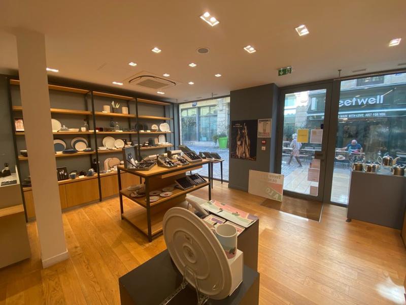 Local commercial - 136 m² - 4 pièces