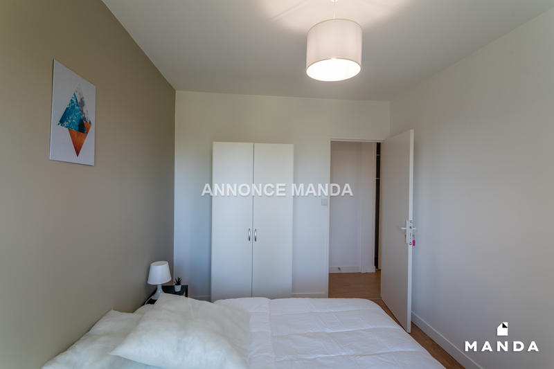 Chambre - 11 m² - 5 pièces