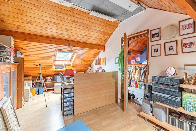 Maison - 250 m² - 7 pièces