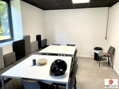 Bureau - 454 m²