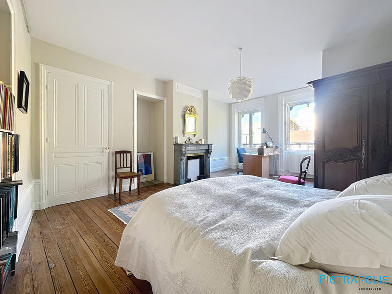 Appartement - 161 m² - 5 pièces