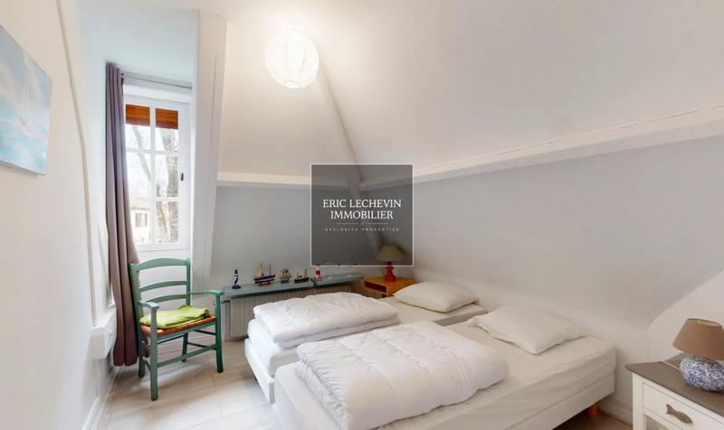 Villa - 200 m² - 10 pièces