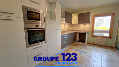 Appartement - 93 m² - 5 pièces