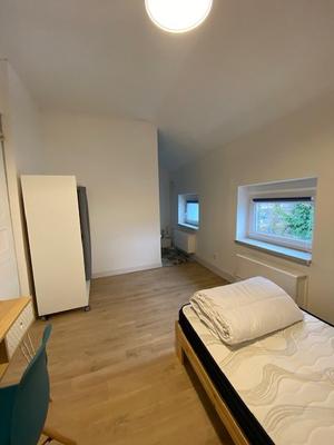 Chambre - 14 m² - 7 pièces