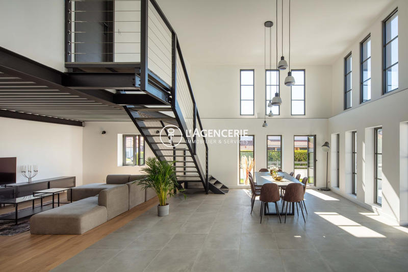 Maison contemporaine - 193 m² - 5 pièces