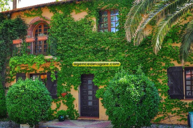 Propriété - 450 m² - 30 pièces