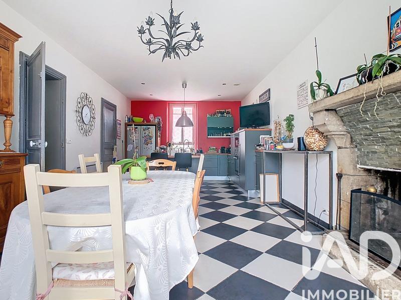 Maison - 285 m² - 9 pièces