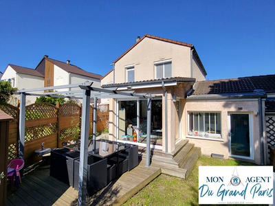 Maison - 94 m² - 5 pièces