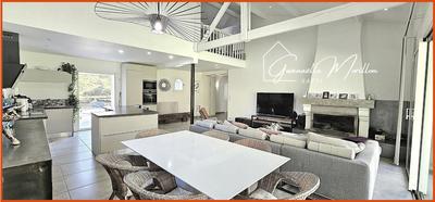 Maison - 212 m² - 7 pièces