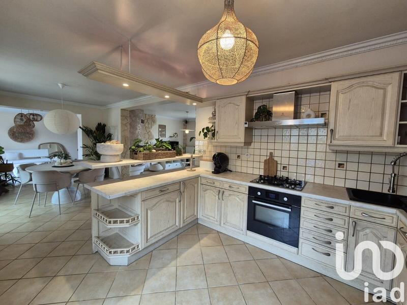 Maison - 158 m² - 8 pièces