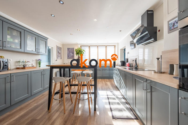 Maison ancienne - 257 m² - 8 pièces