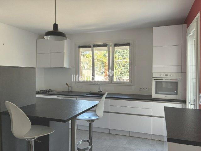 Maison ancienne - 183 m² - 7 pièces