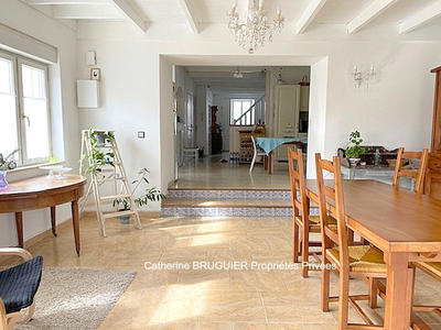 Maison - 195 m² - 10 pièces
