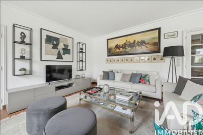 Maison - 230 m² - 9 pièces