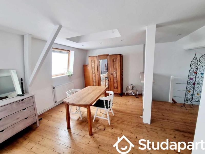 Chambre - 11 m² - 1 pièce