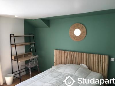 Chambre - 13 m² - 1 pièce