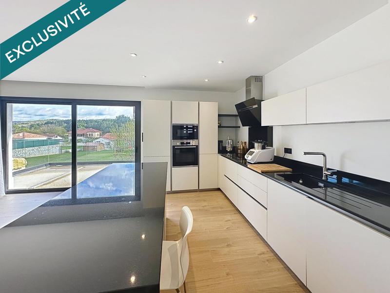 Maison - 121 m² - 4 pièces