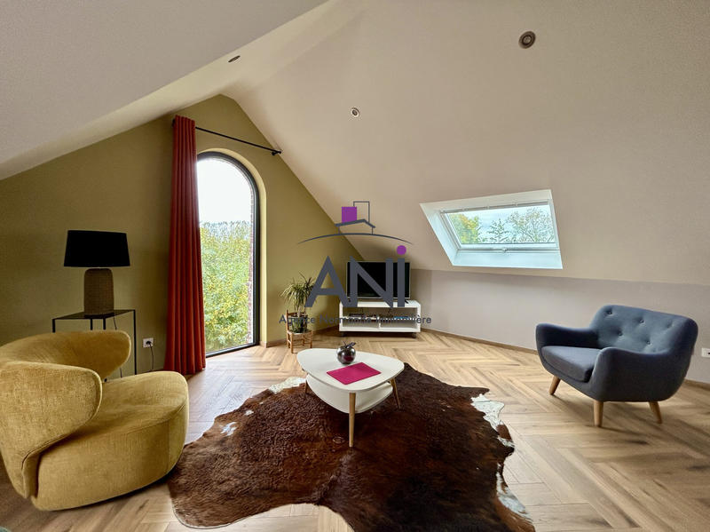 Maison - 205 m² - 9 pièces