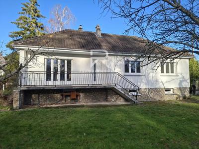 Maison - 90 m² - 5 pièces