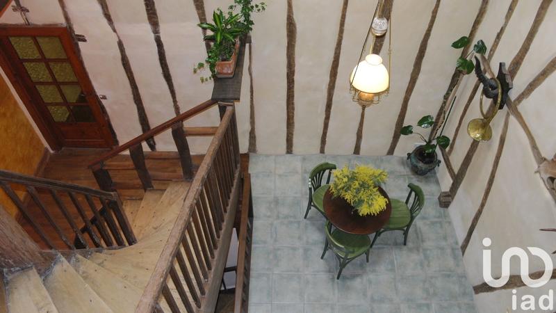 Maison - 229 m² - 15 pièces