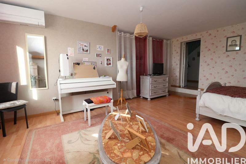 Maison - 200 m² - 6 pièces