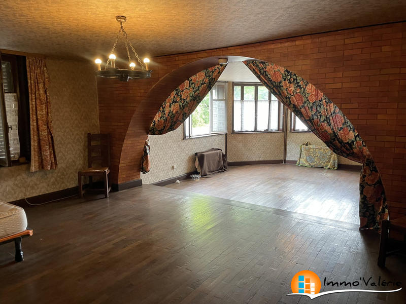 Maison - 306 m² - 10 pièces