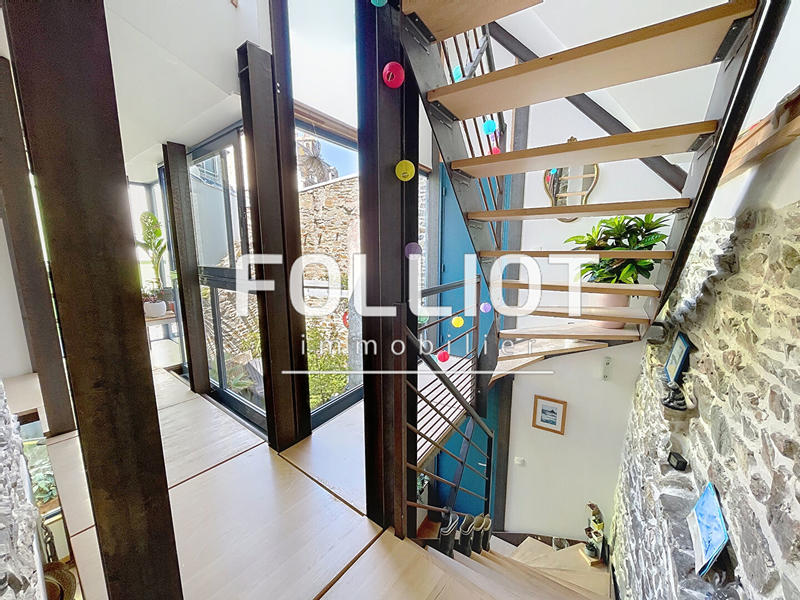 Maison - 182 m² - 7 pièces