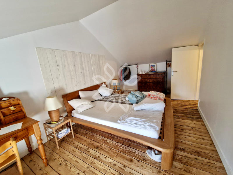 Propriété - 125 m² - 8 pièces