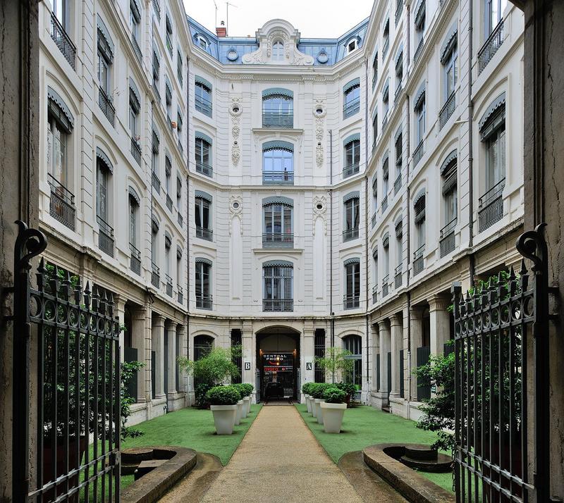 Bureau - 150 m² - 6 pièces