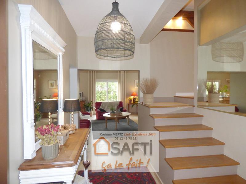 Maison - 246 m² - 7 pièces